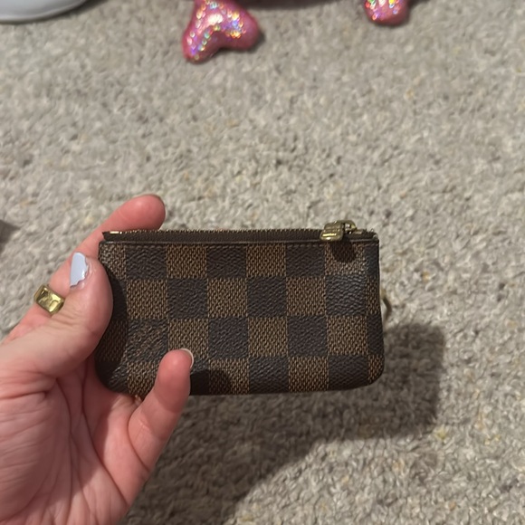 Authentic Louis Vuitton Key Pouch In Dark Brown Checkerboard - Picture 3 of 3